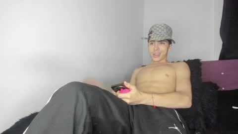 heellboy_ online show from 05/14/26, 05:03