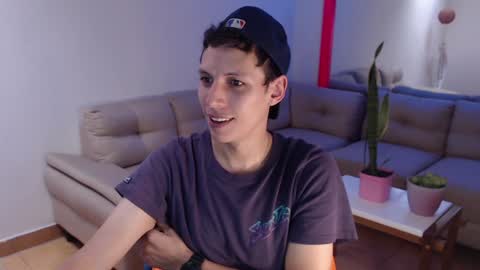 Snapshot of hefesto_69 chatting on 12/11/24, 06:20 hefesto_69 online show from 12/11/24, 06:20