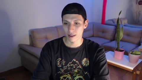 Snapshot of hefesto_69 chatting on 12/12/24, 11:36 hefesto_69 online show from 12/12/24, 11:36