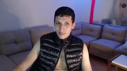 Snapshot of hefesto_69 chatting on 12/27/24, 02:58 hefesto_69 online show from 12/27/24, 02:58