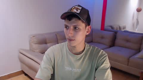 Snapshot of hefesto_69 chatting on 12/30/24, 08:25 hefesto_69 online show from 12/30/24, 08:25