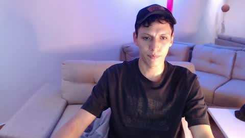 Snapshot of hefesto_69 chatting on 02/01/25, 10:23 hefesto_69 online show from 02/01/25, 10:23