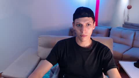 Snapshot of hefesto_69 chatting on 02/04/25, 08:28 hefesto_69 online show from 02/04/25, 08:28