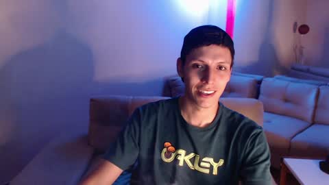 Snapshot of hefesto_69 chatting on 02/08/25, 01:54 hefesto_69 online show from 02/08/25, 01:54