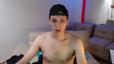 Snapshot of hefesto_69 chatting on 02/15/25, 06:55 hefesto_69 online show from 02/15/25, 06:55