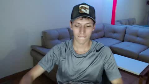 Snapshot of hefesto_69 chatting on 02/26/25, 12:38 hefesto_69 online show from 02/26/25, 12:38