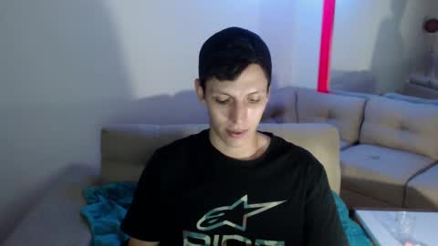 Snapshot of hefesto_69 chatting on 03/01/25, 02:15 hefesto_69 online show from 03/01/25, 02:15