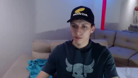 Snapshot of hefesto_69 chatting on 03/01/25, 08:42 hefesto_69 online show from 03/01/25, 08:42