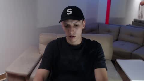 Snapshot of hefesto_69 chatting on 03/07/25, 08:44 hefesto_69 online show from 03/07/25, 08:44