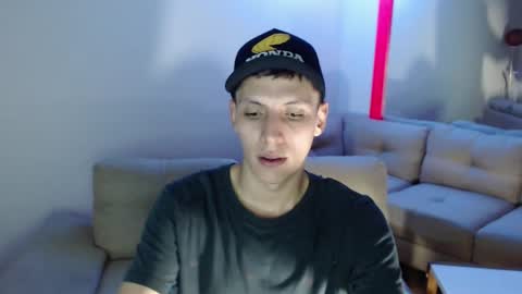 Snapshot of hefesto_69 chatting on 03/10/25, 03:34 hefesto_69 online show from 03/10/25, 03:34