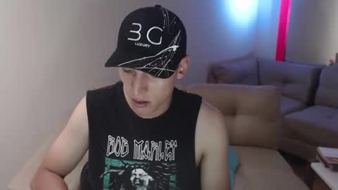 Snapshot of hefesto_69 chatting on 09/11/25, 08:31 hefesto_69 online show from 09/11/25, 08:31