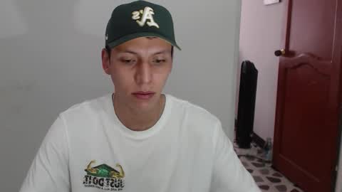 Snapshot of hefesto_69 chatting on 10/19/25, 05:24 hefesto_69 online show from 10/19/25, 05:24