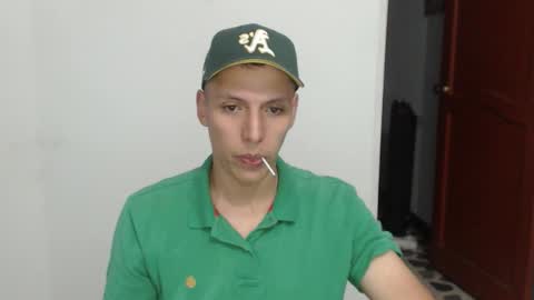 Snapshot of hefesto_69 chatting on 10/25/25, 12:29 hefesto_69 online show from 10/25/25, 12:29