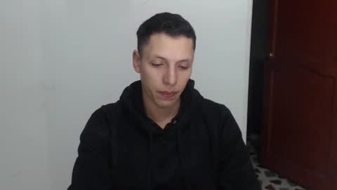 Snapshot of hefesto_69 chatting on 11/05/25, 04:45 hefesto_69 online show from 11/05/25, 04:45