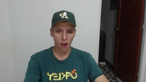 Snapshot of hefesto_69 chatting on 11/12/25, 02:56 hefesto_69 online show from 11/12/25, 02:56