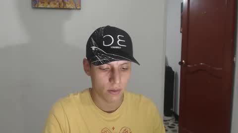 Snapshot of hefesto_69 chatting on 11/29/25, 11:08 hefesto_69 online show from 11/29/25, 11:08