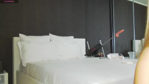 Helen online show from 02/24/26, 08:45