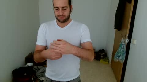 Snapshot of hei_69 chatting on 10/21/25, 04:19 hei_69 online show from 10/21/25, 04:19