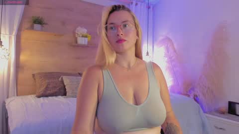 ANTARA REY online show from 12/31/24, 05:18