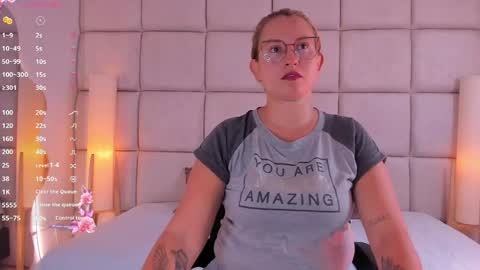 Snapshot of heidishayk chatting on 04/17/26, 12:19 ANTARA REY online show from 04/17/26, 12:19