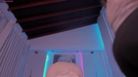 Heidy online show from 10/25/25, 04:09