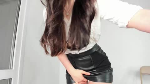 Hi I am Helen online show from 12/17/25, 02:06