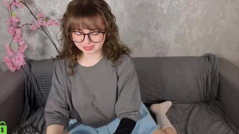 Snapshot of helen_carson chatting on 05/04/26, 01:01 Helen Carson online show from 05/04/26, 01:01