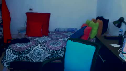 Helen online show from 02/21/25, 10:04