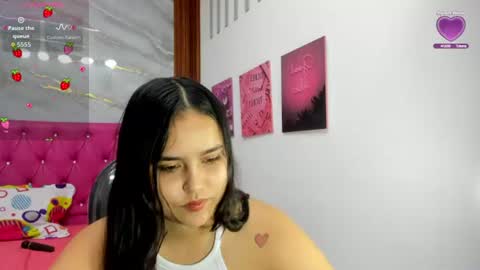 Snapshot of helen_russoo chatting on 07/10/26, 01:43 Helen online show from 07/10/26, 01:43