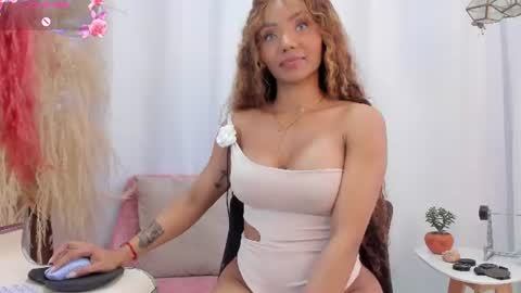 Snapshot of helena_fits chatting on 06/29/26, 06:41 Helena Fits online show from 06/29/26, 06:41