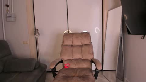 Helen online show from 11/26/25, 03:02