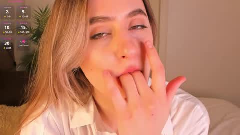 Helen online show from 03/30/26, 02:18