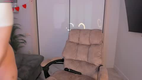 Helen online show from 06/01/26, 03:47