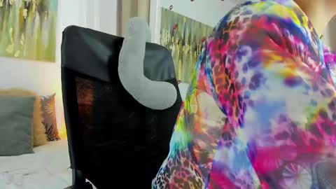 Helena Santos  online show from 02/26/25, 10:09