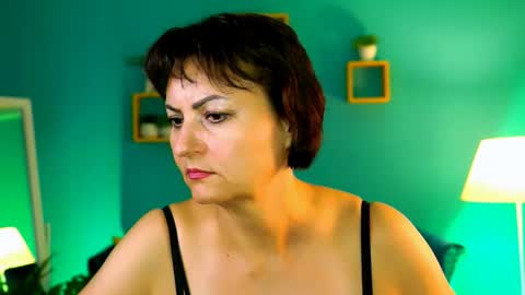 helenbeler online show from 09/12/25, 08:25