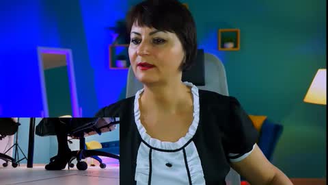 helenbeler online show from 11/30/25, 05:33