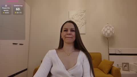 Snapshot of helenbenit chatting on 05/13/26, 07:55 Helen online show from 05/13/26, 07:55