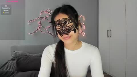 Snapshot of helenblazetrt chatting on 07/17/26, 02:07 Hi I am Helen online show from 07/17/26, 02:07