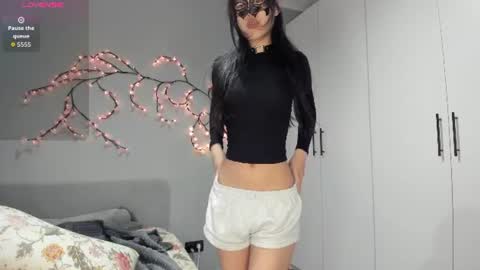Snapshot of helenblazetrt chatting on 07/21/26, 02:14 Hi I am Helen online show from 07/21/26, 02:14