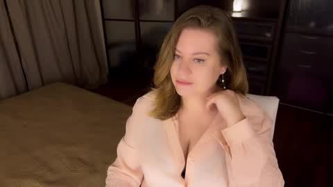 Helena Bonham online show from 05/15/26, 10:50