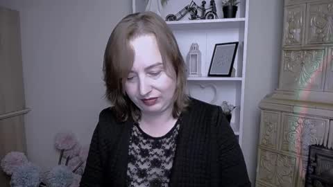 Snapshot of helenbrais chatting on 10/10/25, 06:56 Helen online show from 10/10/25, 06:56