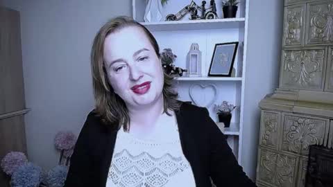 Snapshot of helenbrais chatting on 10/11/25, 06:56 Helen online show from 10/11/25, 06:56