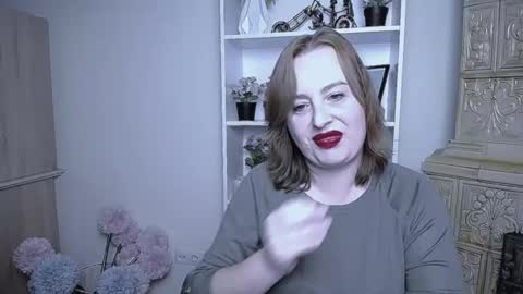 Snapshot of helenbrais chatting on 10/15/25, 07:30 Helen online show from 10/15/25, 07:30