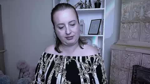 Snapshot of helenbrais chatting on 10/16/25, 07:20 Helen online show from 10/16/25, 07:20