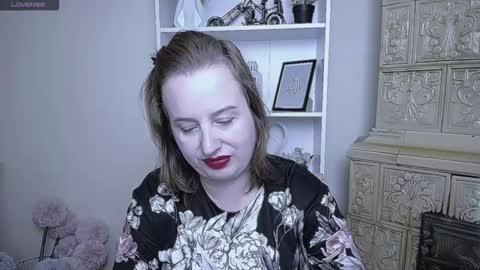 Snapshot of helenbrais chatting on 10/23/25, 07:40 Helen online show from 10/23/25, 07:40