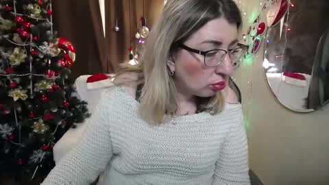 Snapshot of helenenigma chatting on 01/22/25, 04:34 helenenigma online show from 01/22/25, 04:34