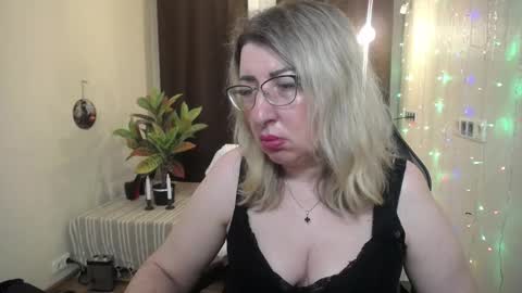 Snapshot of helenenigma chatting on 01/26/25, 07:20 helenenigma online show from 01/26/25, 07:20