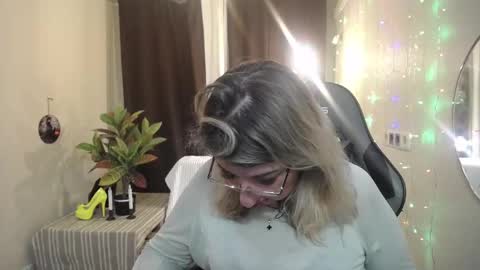 Snapshot of helenenigma chatting on 01/30/25, 05:09 helenenigma online show from 01/30/25, 05:09