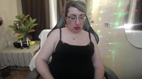 Snapshot of helenenigma chatting on 02/01/25, 01:44 helenenigma online show from 02/01/25, 01:44