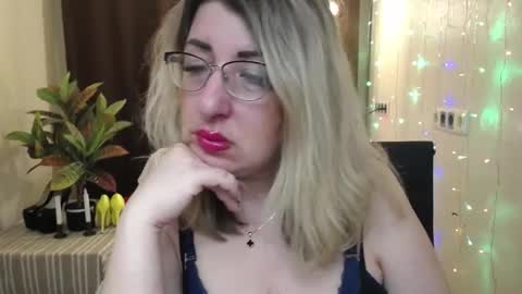 Snapshot of helenenigma chatting on 02/05/25, 10:55 helenenigma online show from 02/05/25, 10:55